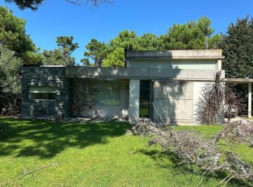 Casa · 132m² · 4 Ambientes · Moderna Casa en Venta en Pinamar - Zona Alamos, Luminosa, Gran Parque 3 Dorm., Gas Natural