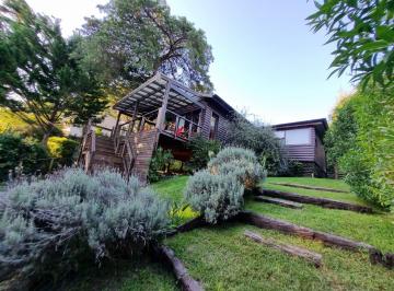 Casa · 180m² · 4 Ambientes · 1 Cochera · Quebracho 600 Carilo