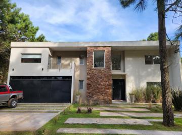 Casa · 375m² · 7 Ambientes · Del Lazo 111 La Herradura