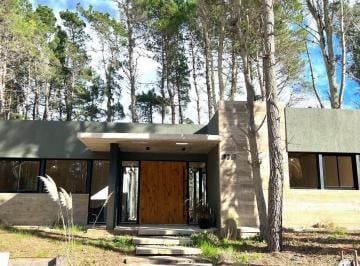 Casa · 900m² · 5 Ambientes · Villa Robles 375 Barrio Serena