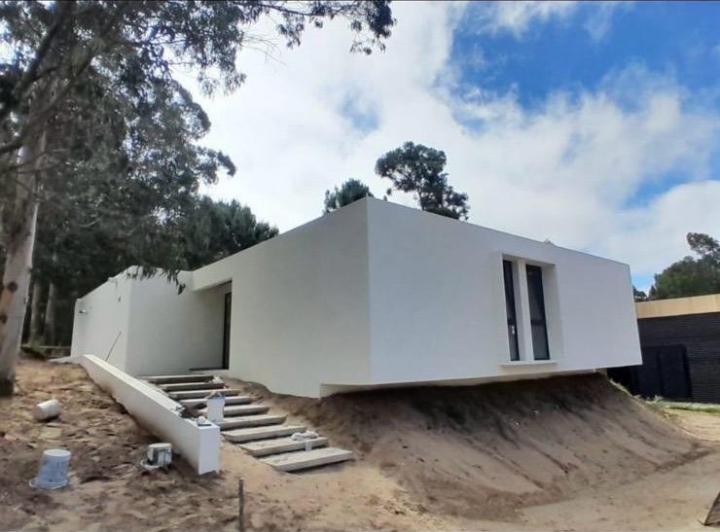 Casa · 230m² · 5 Ambientes