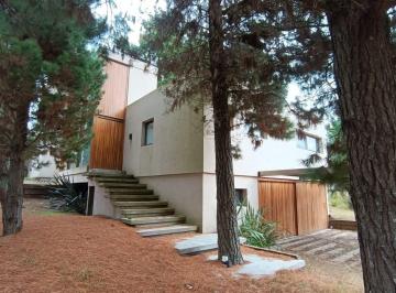 Casa · 267m² · 6 Ambientes · Deportivo 410