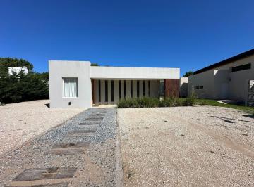 Casa · 160m² · 4 Ambientes · Ecuestre Al 100 Costa Esmeralda