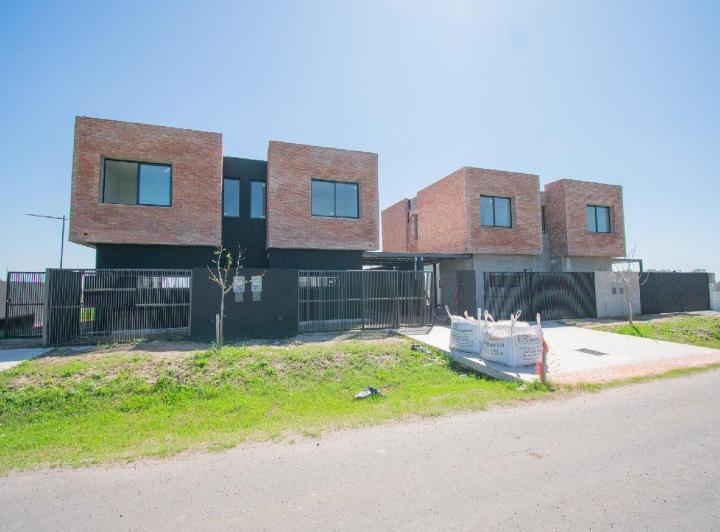 Casa · 89m² · 3 Ambientes · 1 Cochera