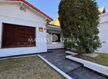 Casa · 146m² · 4 Ambientes · Venta de Casa 4 Ambientes, Moreno