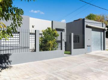 Casa · 190m² · 3 Ambientes · 2 Cocheras · Casa en Venta a Estrenar en Villa Elisa