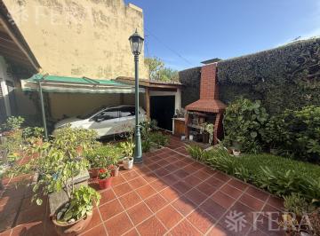 Casa · 109m² · 3 Ambientes · 1 Cochera · Venta Casa 3 Ambientes con Cochera y Jardín en Quilmes