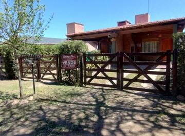 Casa de 4 ambientes, Mina Clavero · Dos Cabañas Gemelas de Dos Ambientes a Una Cuadra del Río en Mina Clavero.