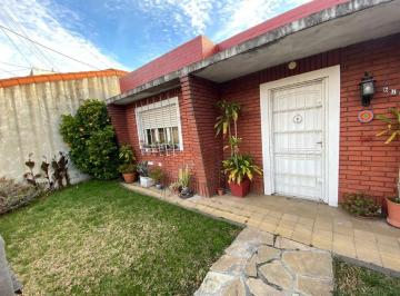 Casa de 3 ambientes, La Matanza · Casa Sobre Terreno de 300 m² con Vivienda a Refaccionar