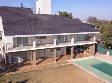 Casa · 580m² · 6 Dormitorios · 4 Cocheras · Espectacular Casa en Venta en Country San Isidro Villa Allende