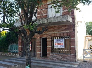 PH de 3 ambientes, Tres de Febrero · Casa Para Remodelar con Gran Potencial