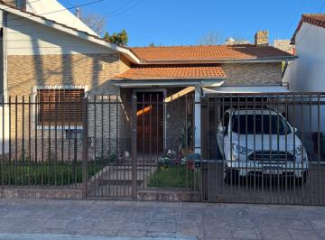 Casa de 4 ambientes, La Matanza · Chalet 4 Ambientes Excelente Ubicación en Ramos Mejia