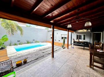 Casa · 60m² · 3 Ambientes · 1 Cochera · Casa en Merlo Sur - Tres Ambientes - Peru 1300