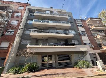 Departamento · 75m² · 3 Ambientes · 1 Cochera · Departamento - S. Fer. - Vias/centro