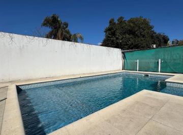 Casa · 150m² · 4 Ambientes · 1 Cochera · Casa 4 Ambientes con Pileta en Venta en Moreno
