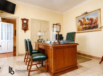 Casa · 286m² · 7 Ambientes · 1 Cochera · Casa en Venta en Pompeya