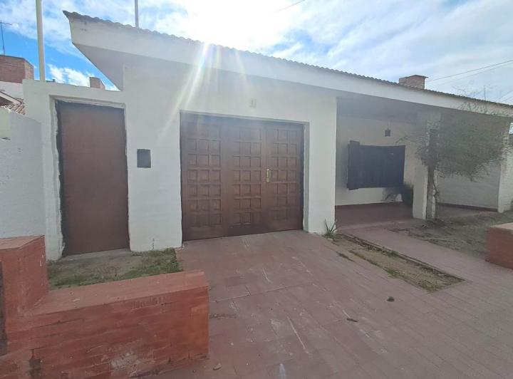 Casa · 150m² · 7 Ambientes · 1 Cochera