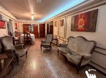Casa · 4 Dormitorios · Casa + Departamento en Venta. Jujuy 65
