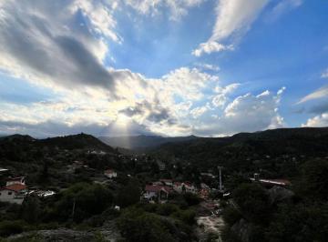 Casa de 2 ambientes, La Cumbrecita · Venta de Casa en Lote de 431 m², 2 Dorm., Hermosas Vistas, Escritura.