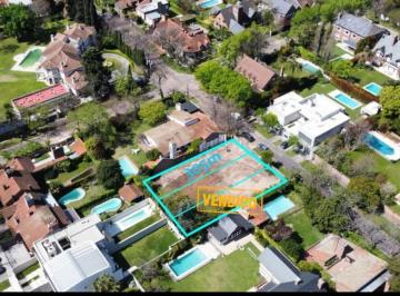 Terreno · 305m² · Unico Terreno en Lomas Jockey
