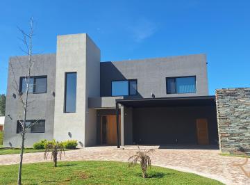 Casa de 7 ambientes, Ezeiza · Casa 7 Ambientes en Venta - Fincas del Alba