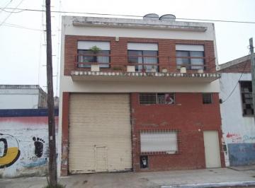 Departamento · 246m² · 170 Ambientes · Galpón en Villa Insuperable