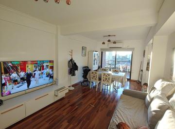 Departamento de 3 ambientes, Parque Chacabuco · Semipiso de Categoria Zona Parque Chacabuco/caballito