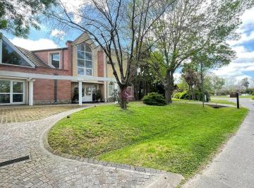 Casa · 328m² · 6 Ambientes · 2 Cocheras · Casa en Venta en Ayres de Pilar, Pilar, G. B. a. Zona Norte