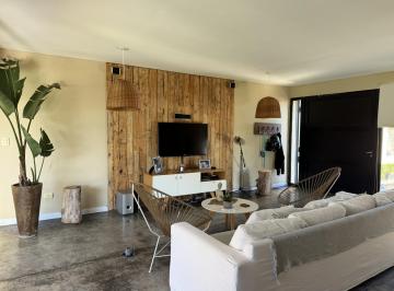 Casa · 90m² · 3 Ambientes · 1 Cochera · San Agustín y Federación - Nuevo Pueblo Belgrano