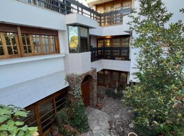 Casa · 570m² · 8 Ambientes · 1 Cochera · Casa en San Rafael