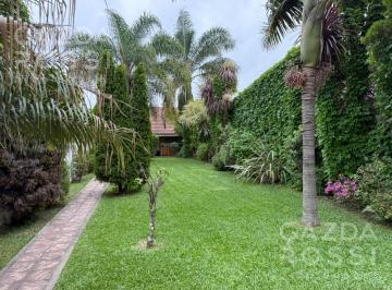 Casa · 145m² · 5 Ambientes · 3 Cocheras · Casa - Jose Marmol
