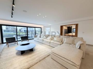 Casa · 400m² · 8 Ambientes · 2 Cocheras · Venta Casa a Estrenar, Orientacion Norte en El Yacht.