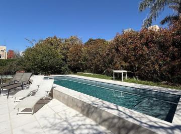 Casa · 200m² · 4 Ambientes · 2 Cocheras · Casa a La Venta en La Estanzuela