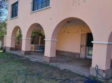 Casa · 488m² · 8 Dormitorios · Venta Casa en Barrio Parque Patagonia Sobre Lote de 1500 m