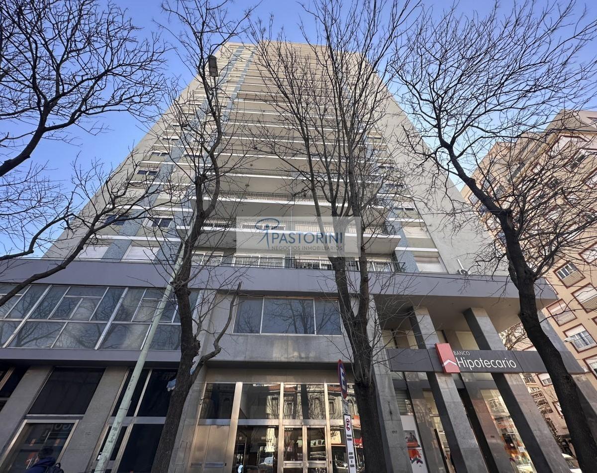 Depto 2 amb, 42m² en el Centro, con balcón y calefacción central