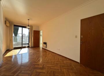 Departamento · 63m² · 4 Ambientes · 1 Cochera · Venta - Departamento de Dos Dorm. con Cochera y Baulera - Centro