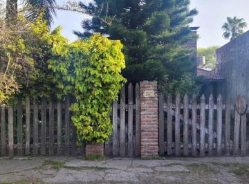Casa · 150m² · 4 Ambientes · 2 Cocheras · Casa a Refaccionar en Venta en Berisso