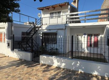 Casa · 165m² · 4 Ambientes · 2 Cocheras · Se Vende Casa de 2 Dorm + Departamento en Santa Isabel 2da