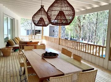 Casa · 314m² · 7 Ambientes · Venta Casa a Estrenar, Amueblada, con Pileta, en Costa Esmeralda Marítimo III
