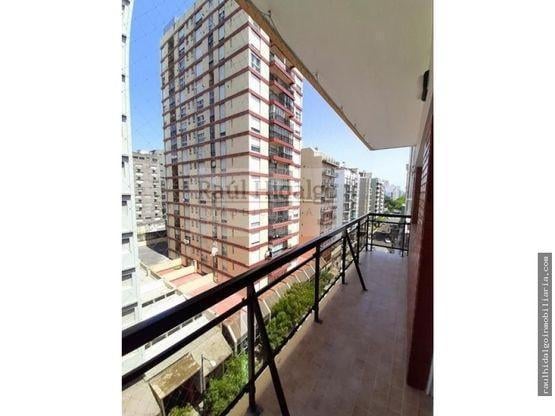 Depto 3 amb, 70m² con cochera fija y balcón — Macrocentro