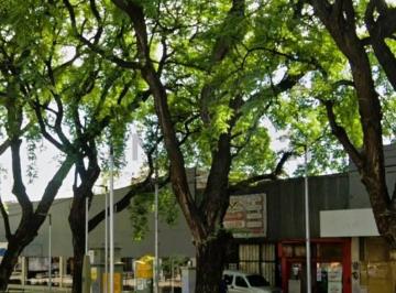 Oficina comercial · 432m² · Century 21 Vende Amplio Salón Comercial en Zona Alameda, Ciudad de Mendoza