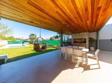 Casa · 150m² · 4 Ambientes · 2 Cocheras · Casa en Venta P. Esther 3 Dorm.