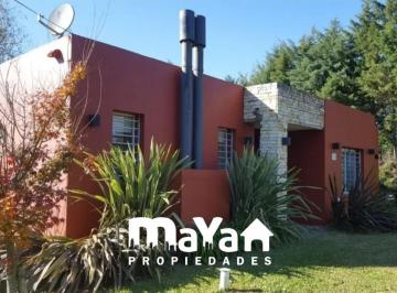 Casa · 169m² · 4 Ambientes · 3 Cocheras · Casa en Venta - Barrio Parque Sakura