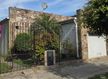 Casa de 5 ambientes, Berisso · Casa en Venta 3 Dorm. y un Deposito en Berisso