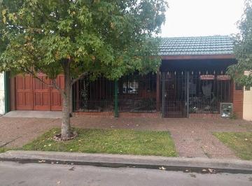 Casa de 4 ambientes, Florencio Varela · Venta. Chalet. a 600 m de Av Yrigoyen, Fcio Varela.