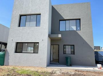 Casa · 176m² · 4 Ambientes · 2 Cocheras · Casa en Venta en Lagoon Pilar, Pilar, G. B. a. Zona Norte
