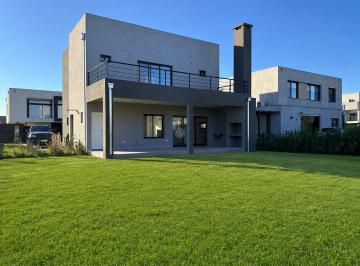 Casa · 176m² · 4 Ambientes · 2 Cocheras · Casa en Venta en Lagoon Pilar, Pilar, G. B. a. Zona Norte