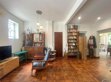 PH · 180m² · 5 Ambientes · PH en Venta Super Amplio y Super Luminoso en El Barrio de Villa Crespo