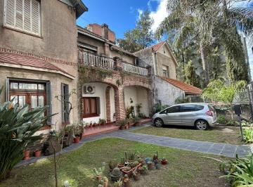 Casa · 290m² · 5 Dormitorios · 1 Cochera · Casa en Lomas de Zamora Oeste