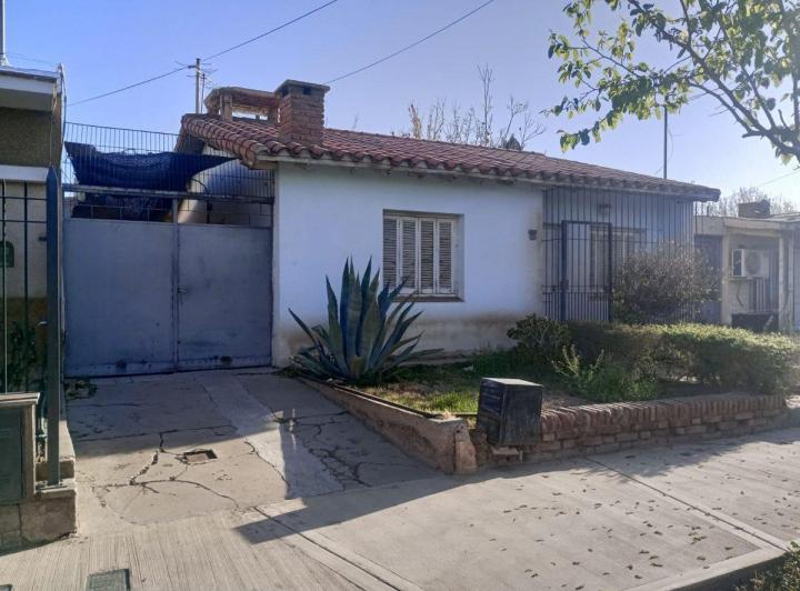 Casa · 100m² · 4 Ambientes · 1 Cochera